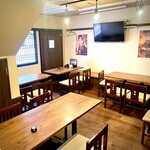 野武士 - テーブル席になります。