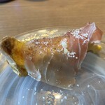 Osteria Falco - 白カビチーズを使ったキッシュ～スペイン産生ハム添え