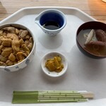 ココ・カピウ - ムラサキウニ丼3,500円