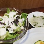 キッチン ブルー グローブ - サラダ、お新香のアップ