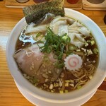 らーめん 志ん海 - 醤油ワンタン全景