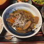 谷町 わらかし - 牛バラ根菜煮