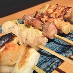 大衆日本酒バル ふとっぱらや - 「串焼きおまかせ５本盛り合わせ¥590-」