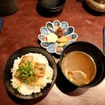 りょうりや 御旅屋 - かじきの醬油漬け丼