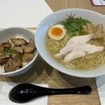 日本橋 麺屋ま石 御殿場プレミアムアウトレット店 - 