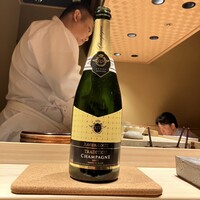 鮨 由う - 