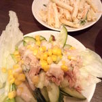 ナンクルナイサ　きばいやんせー - ランチタイムお惣菜食べ放題のサラダ