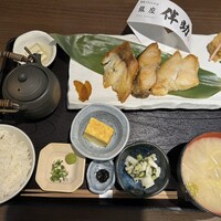 高級ブランド干物 『銀座伴助』 銀座本店 - とろきんき・銀だら・かれいの3種干物定食