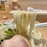 開運橋通 ふじ原 - 硬めの食感の平打ち麺