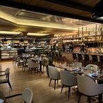 STELLAR WORKS Restaurant & Bar - 店内はステラワークスの家具でレイアウトされています。