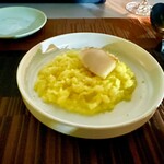 STELLAR WORKS Restaurant & Bar - ホタテ貝と塩レモンのリゾット。シェフのシグネチャー料理だそう。塩とレモンがすごく効いてる、新感覚のリゾット。