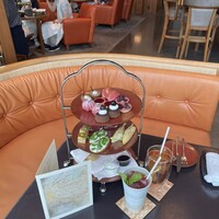 ザ タヴァン グリル＆ラウンジ - 