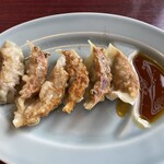 輝龍飯店 - やきぎょうざ 400円
