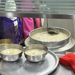 무교동 북어국집 - バンバン提供されます