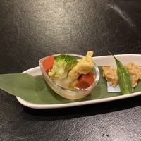 泳ぎとらふぐ活蟹料理 あじ平 曽根崎 - 先付け