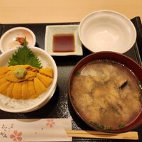 函館うに むらかみ 日本生命札幌ビル店 - 生うに丼と しじみの味噌汁