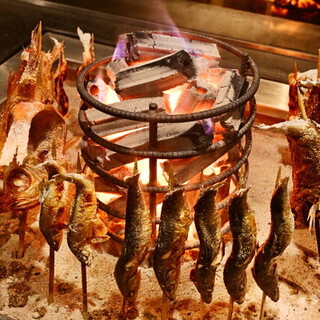 激しい炎で豪快に焼き上げ◆薫り・音・炎の芸術をご堪能ください