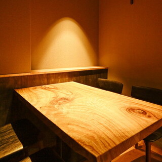 【完全個室完備】炭火の香ばしい薫りが五感を刺激する大人の空間