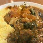 きんもち - チキン野菜カレー、福神漬け