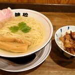 らーめん健心 - らーめん＋トロ肉飯。