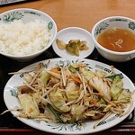 日高屋 - 日高屋 西葛西北口店 肉野菜炒め定食 ご飯小盛 税込770円