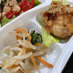 チャオバンブー - ナムルのようなもやしと揚げシウマイ