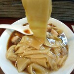 手打ち 陰日向 - ビロビロ幅広麺