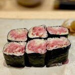 すしやのたい悟 - たい悟オリジナル『エシャトロ巻き』エシャロット×中落ち