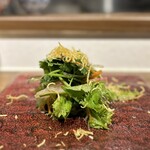 中華ダイニング 一途一心 - ここの鯛サラダ大好きだああああ！！！パクチー入ってるよ！好きー！ワンタンを細く切って揚げたやつがパリパリしてて素敵。