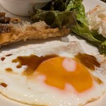 社 - 目玉焼には醤油派です