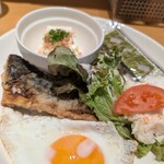 社 - 焼魚定食　奴と味のり付