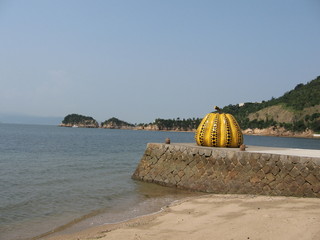 Setouchi Wasai Naoshima - 草間弥生作パンプキン　直島のシンボルとなっています