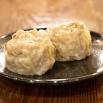 挽肉料理とお酒 ～そして○○～ 29TAS - 具材たっぷりの肉焼売。花椒塩を付けても美味