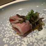 霜止出苗 - 熟成中トロ　しどけやワラビの戻したものを添え