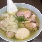 寿製麺よしかわ - 名古屋コーチンの炙り肉中華そば　塩　900円　　　味玉150円　ワンタン350円
