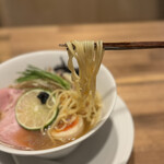 酒肴場 屯 - ツルパツ細ストレート麺