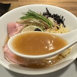 酒肴場 屯 - 昆布と海老の旨みが凝縮したスープ