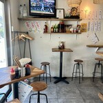 煮込みとお惣菜スタンド ウエトミ - 内観