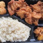 ワタナベ食品 直売店 - 2024/06/20
      唐揚げ弁当 450円
      カツ丼 400円
      親子丼 400円