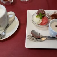 イタリアン レストラン リトル キャット - 