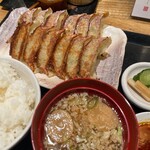 ぎょうざ処 亮昌 京都タワーサンド店 - 