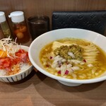 ヌードル＆スパイスカレー 今日の1番 - 