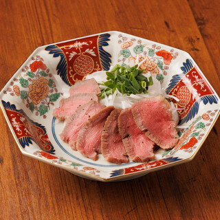 低温調理で仕上げる肉刺しが逸品！！