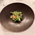 ダイニングルーム - 信州産春のグリーンサラダ　帆立貝とキャヴィア　ライムの香り