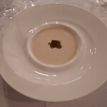 ダイニングルーム - 蕪のポタージュ白味噌仕立て　生ハムのアクセント