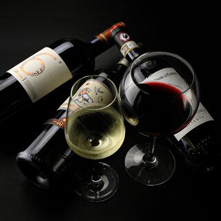 約30種類のイタリアを中心各国厳選ワイン！