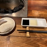 石焼地鳥 石庵 - 醤油、塩ポン酢ダレ、塩