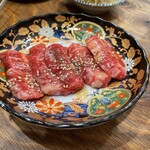 焼肉大衆酒場 真 肉焼屋 - 