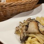 ワイン酒場。LONGING HOUSE 軽井沢 - 