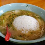 チャイナ DRAGON - このままをレンゲでかき混ぜて食します。 至福の時間（笑）